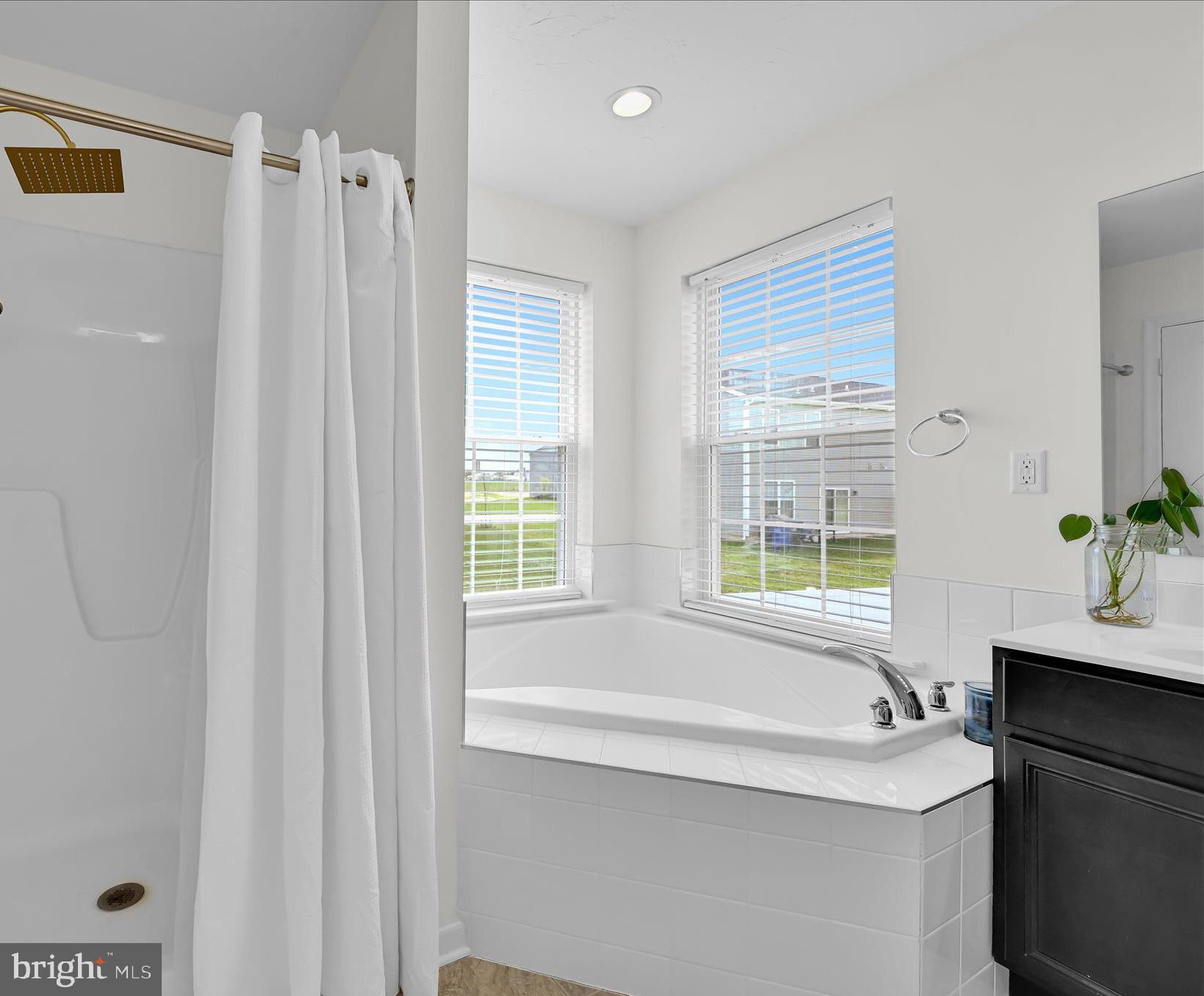 KINGS COURT AT BROWNSTONE - Residential