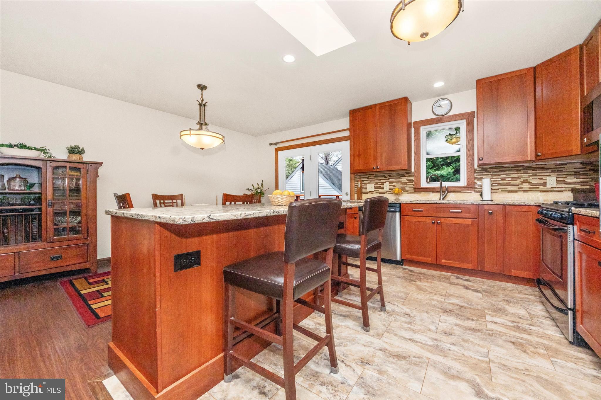 821 OAK GROVE CIRCLE