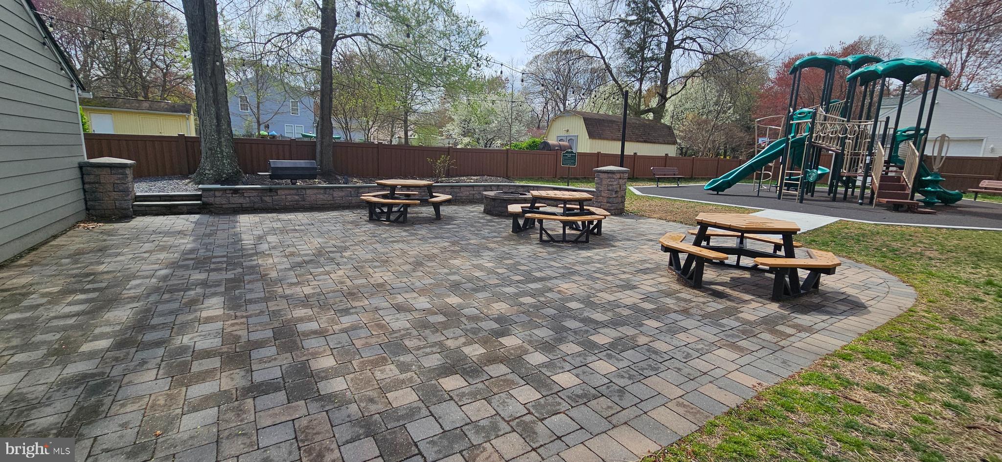 OAK GROVE - Residential