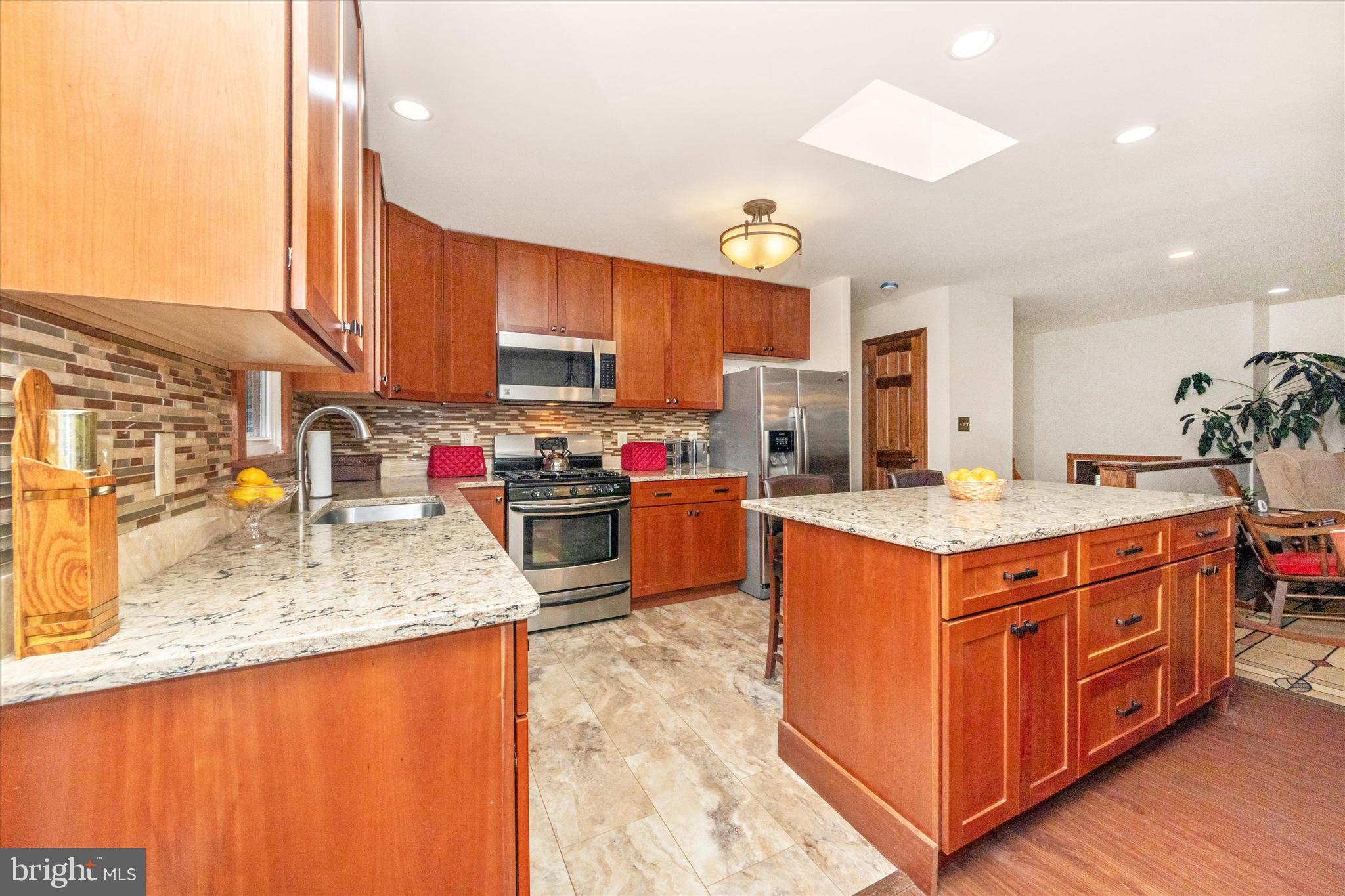 821 OAK GROVE CIRCLE