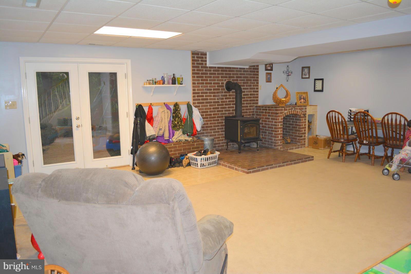 LARRY ANDREWS - Residential