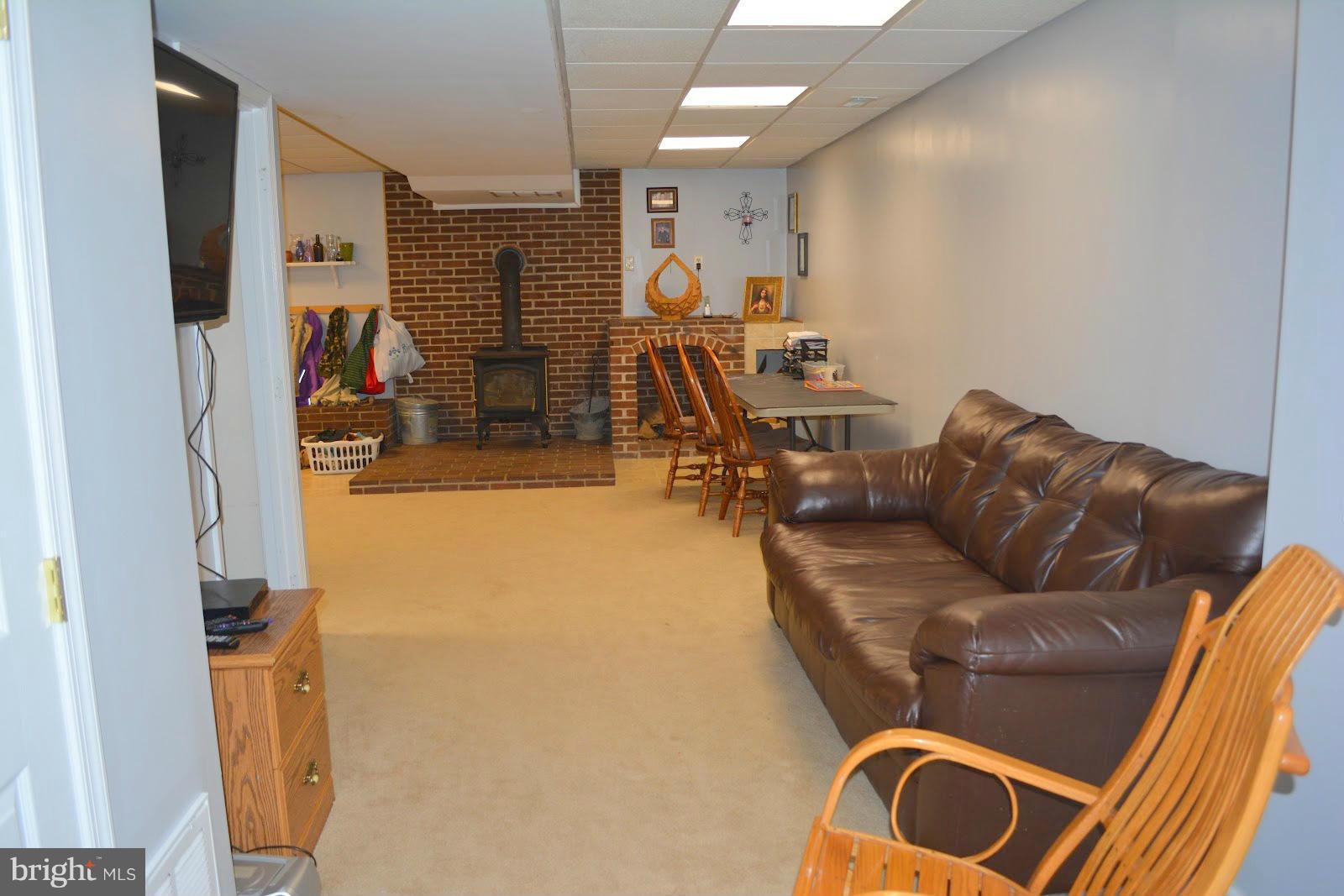 LARRY ANDREWS - Residential