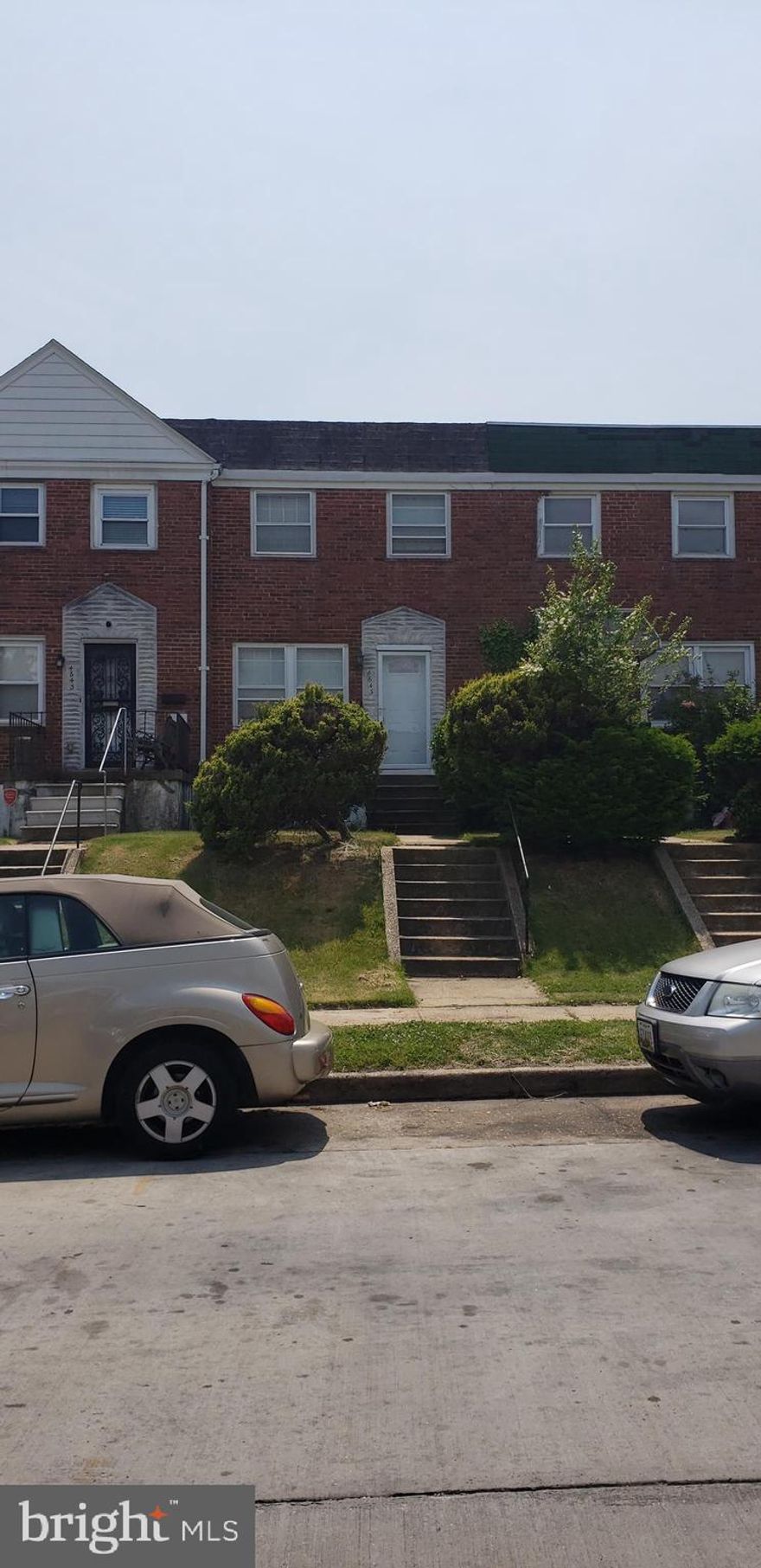 Price Improvement!
Fantastic opportunity for owner occupant or investor for this well kept rowhome with easy access to everything. 2 bedroom, 1.5 bath, with several desirable upgrades! Granite countertops in kitchen, with matching refrigerator and gas 5-burner stove! Metal elevated deck overlooks rear yard with 1 car parking pad. Generous size owner's bedroom, and full bath. Spacious lower level club room. Oodles of storage space. All with great access to many area attractions, downtown, and 695/95. Call for your appointment today, won't last long!