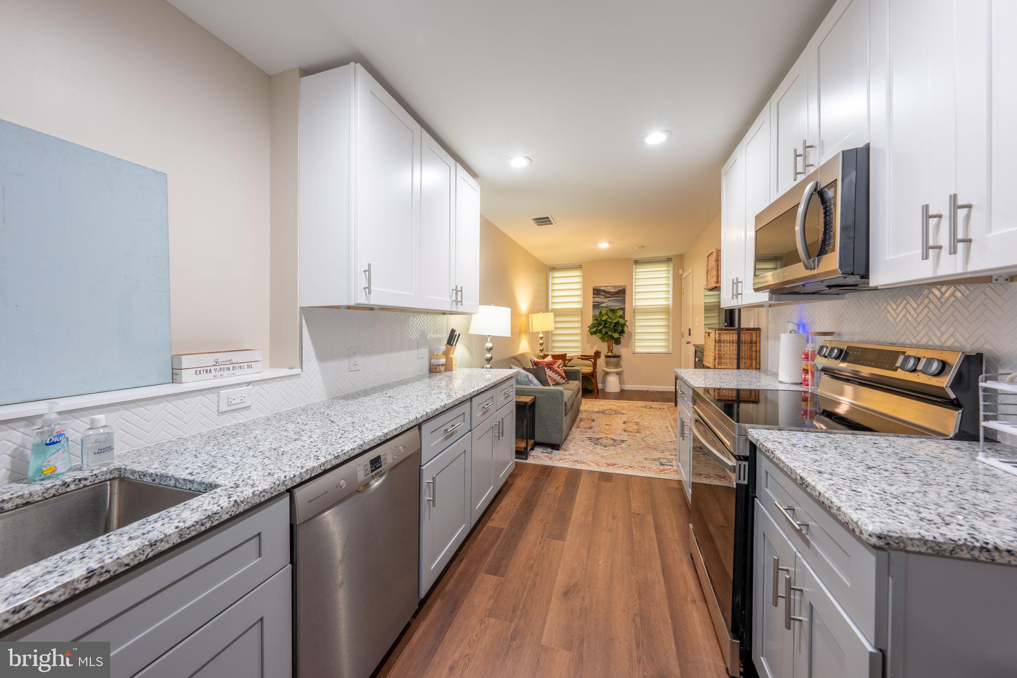 2205 EMERALD STREET 1