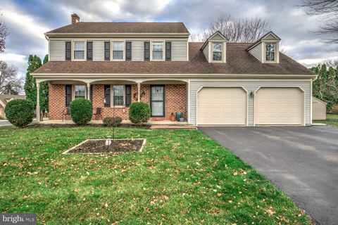 Photo of 2 Hazelwood Circle, EPHRATA, PA 17522 (MLS # PALA2061532)
