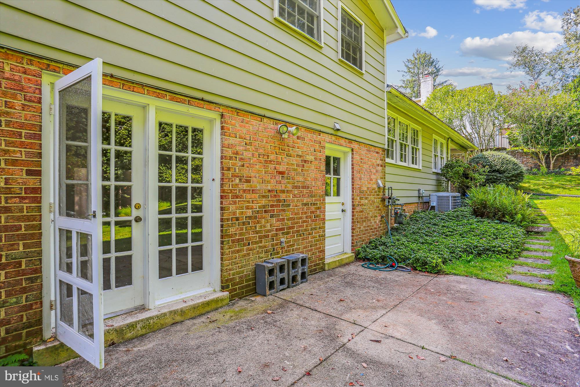 CHARRED OAK ESTATES - Residential