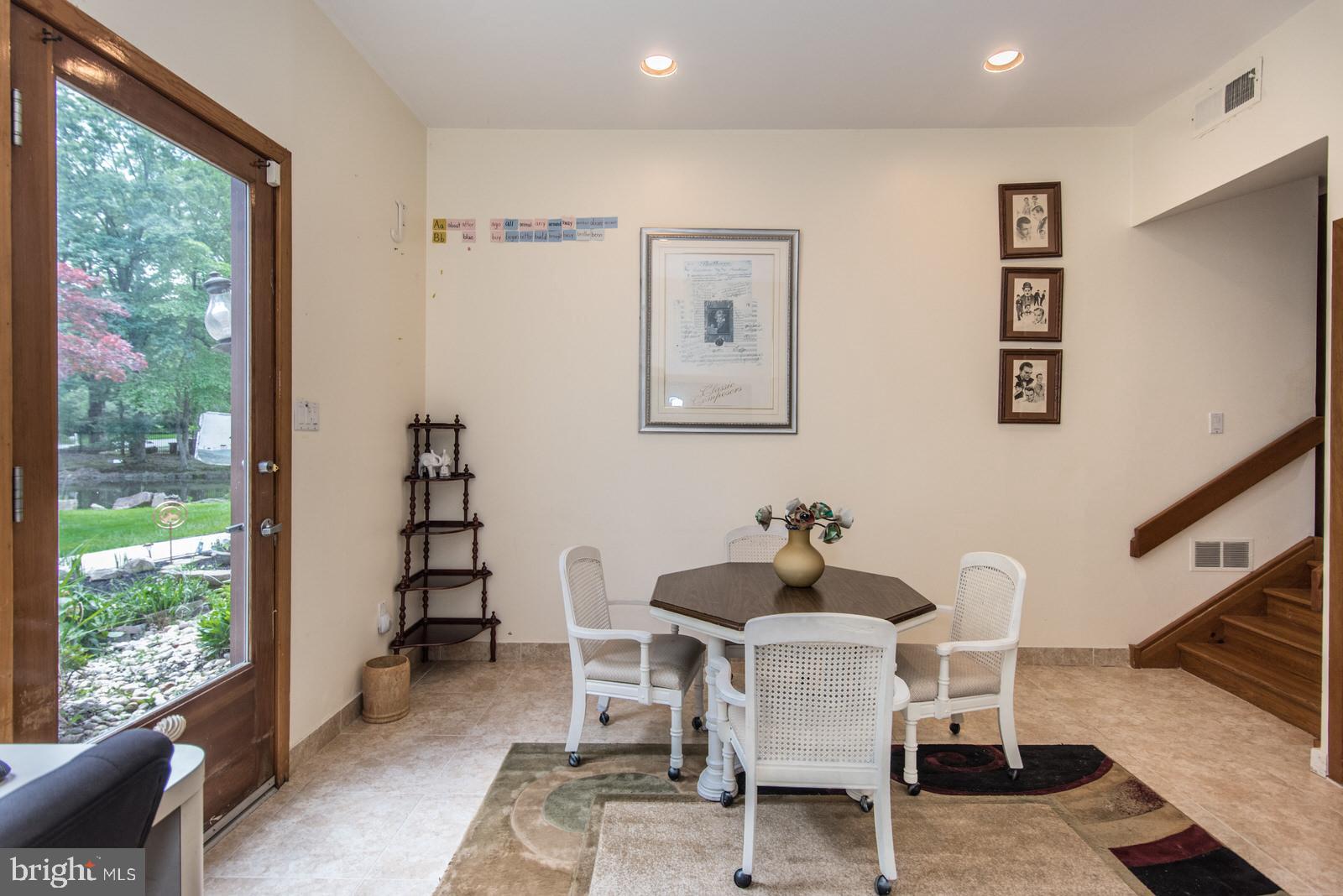 HUNTINGDON VALLEY - Residential