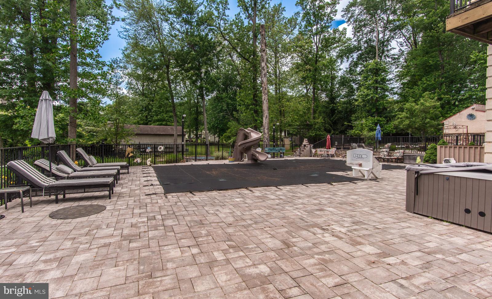 HUNTINGDON VALLEY - Residential