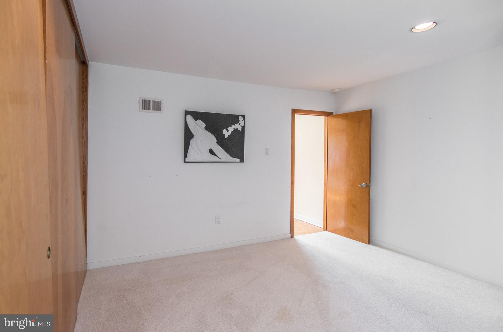 HUNTINGDON VALLEY - Residential