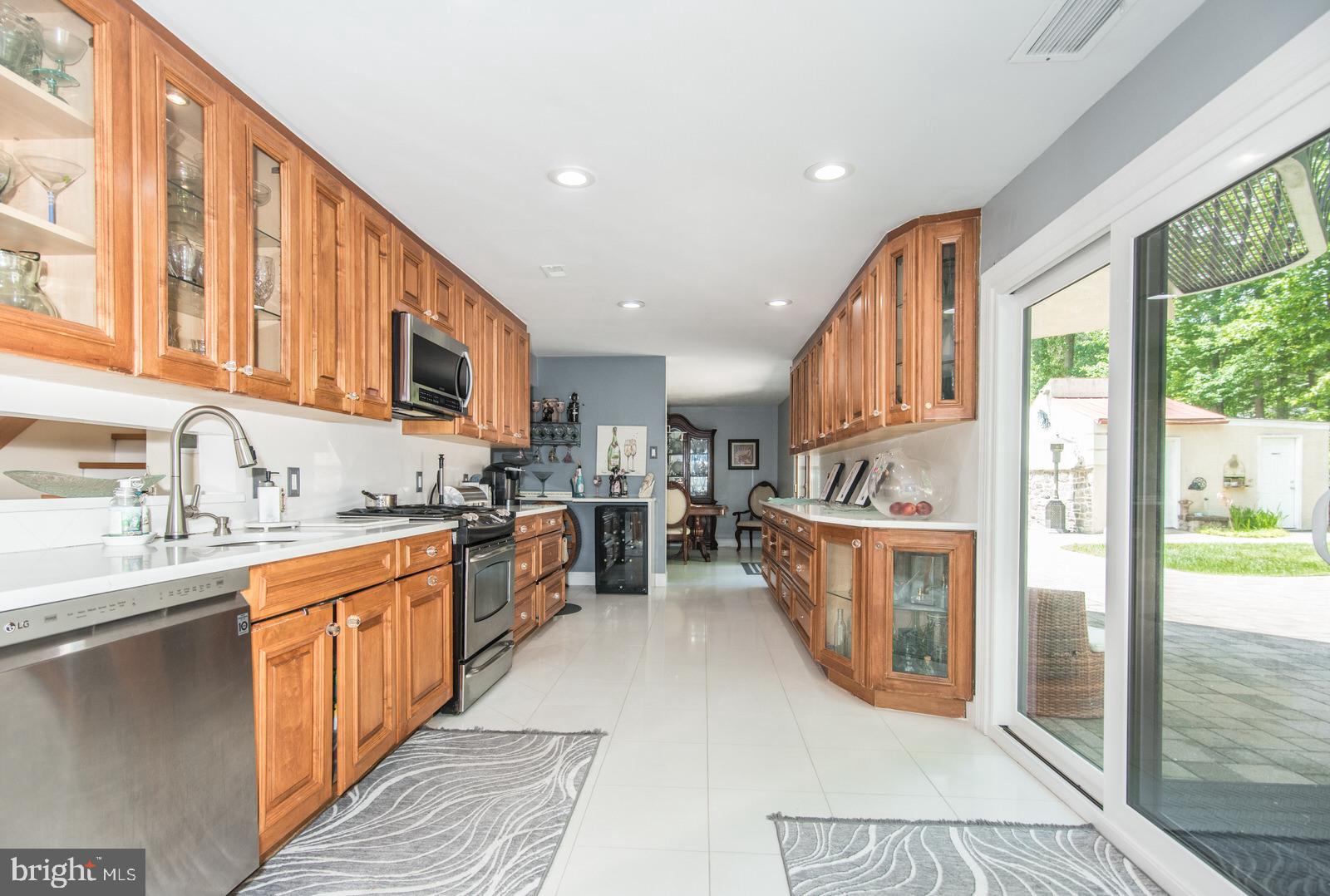 HUNTINGDON VALLEY - Residential