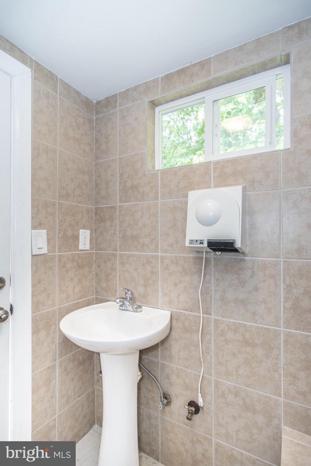 HUNTINGDON VALLEY - Residential