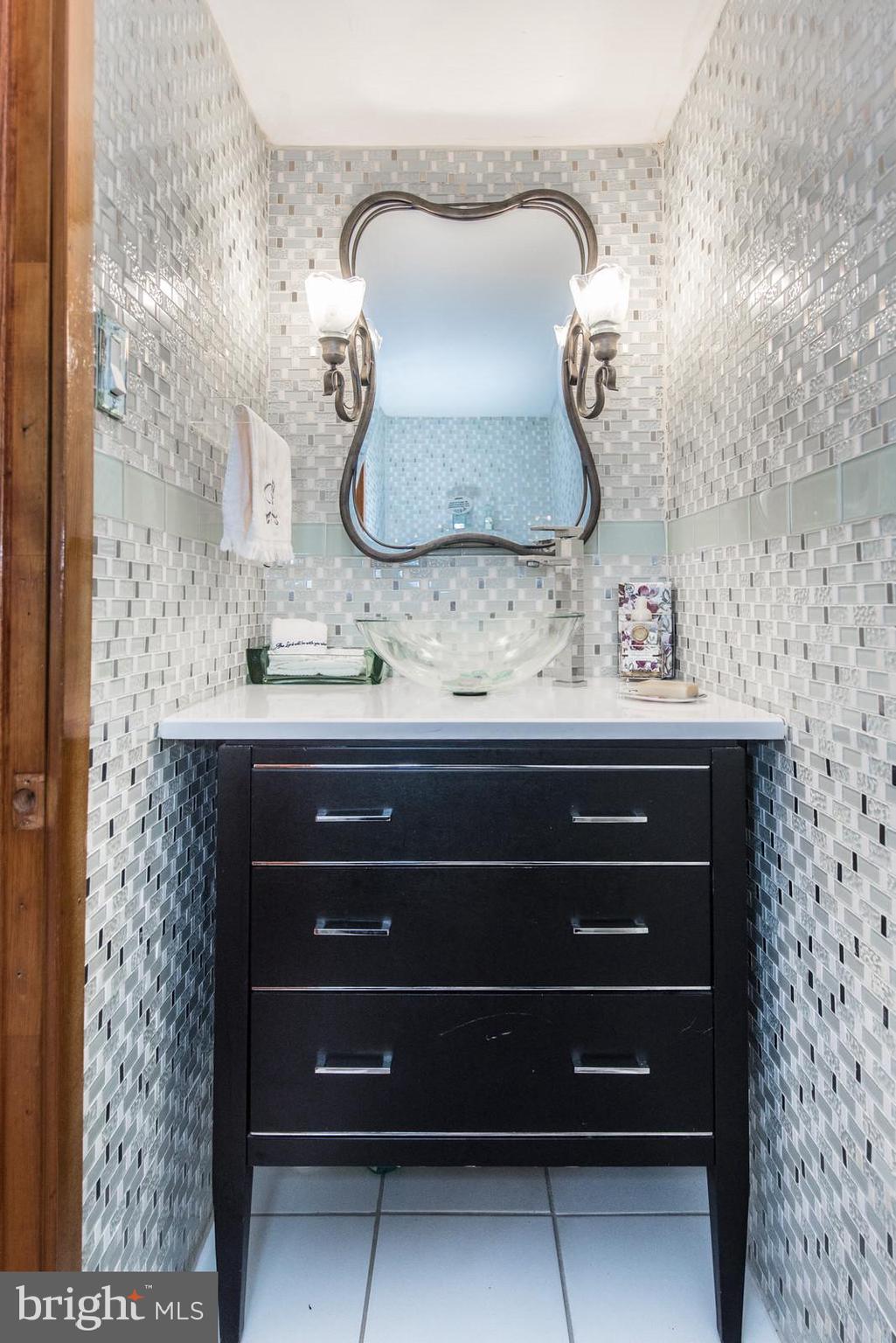 HUNTINGDON VALLEY - Residential