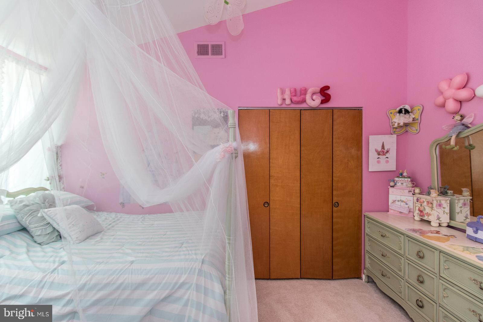 HUNTINGDON VALLEY - Residential