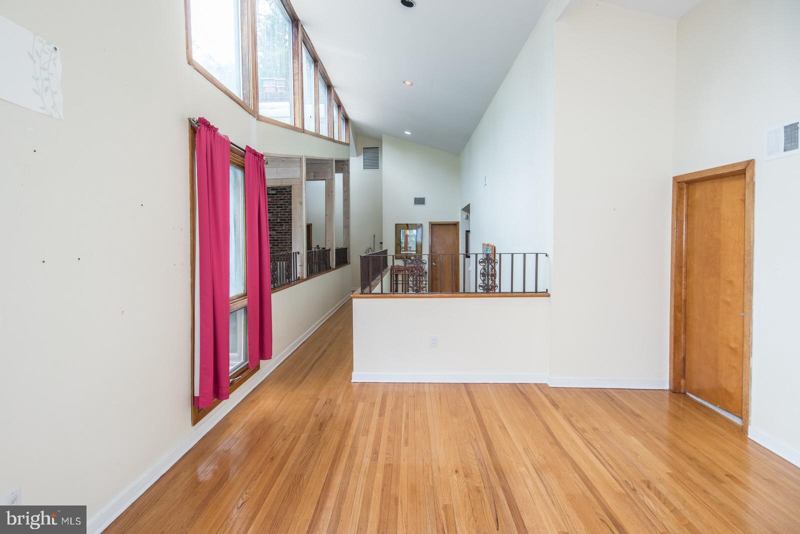 HUNTINGDON VALLEY - Residential