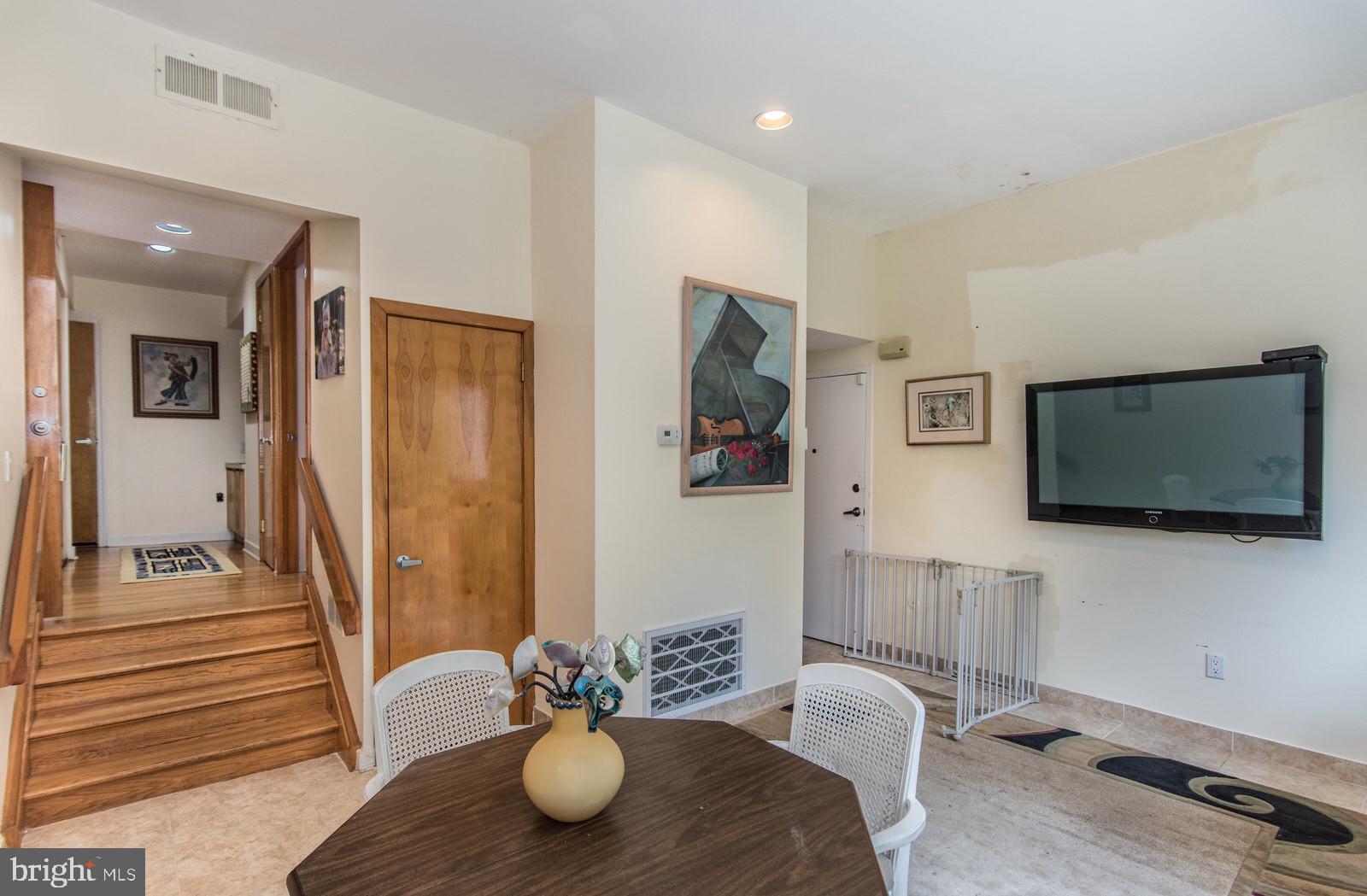 HUNTINGDON VALLEY - Residential