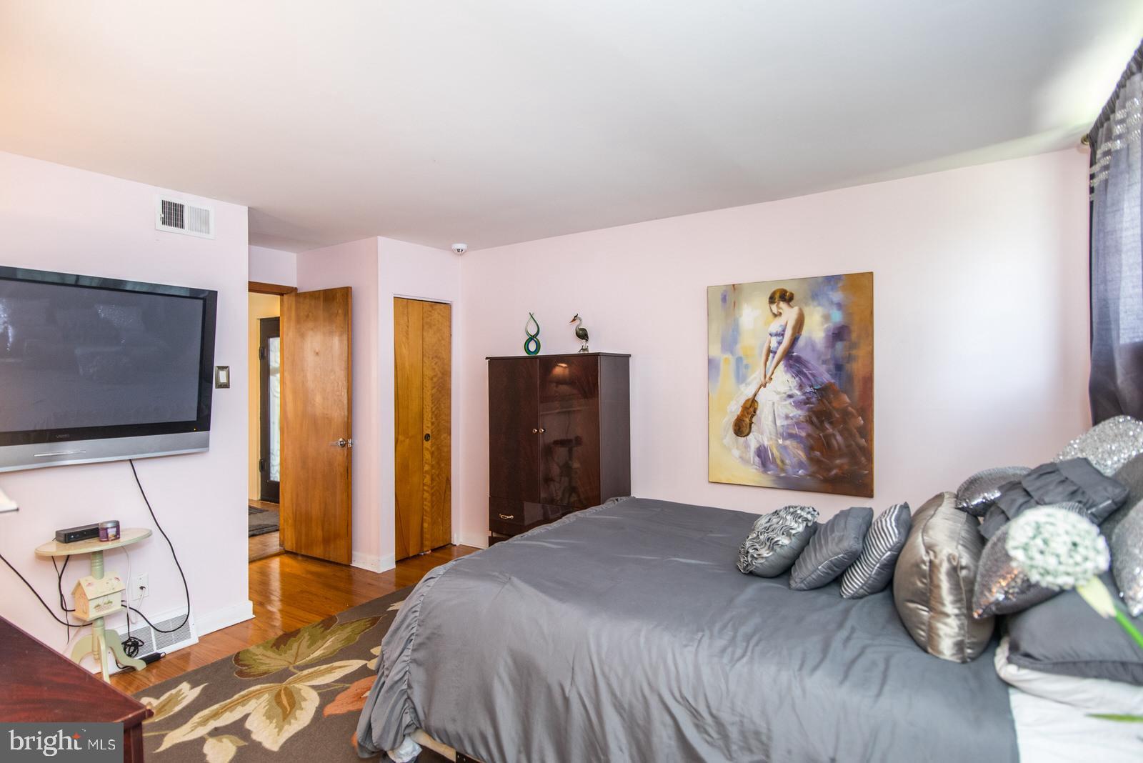 HUNTINGDON VALLEY - Residential