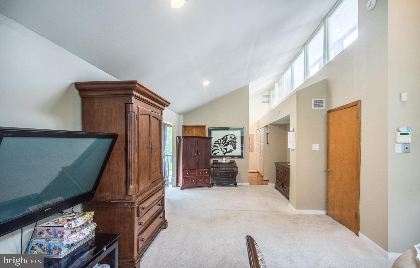 HUNTINGDON VALLEY - Residential