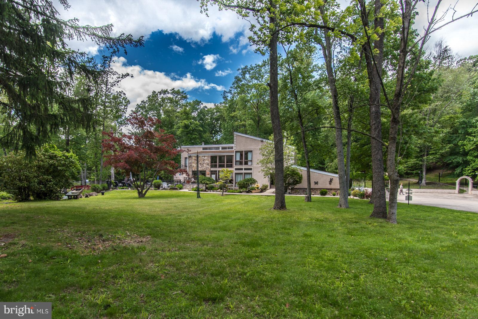 HUNTINGDON VALLEY - Residential