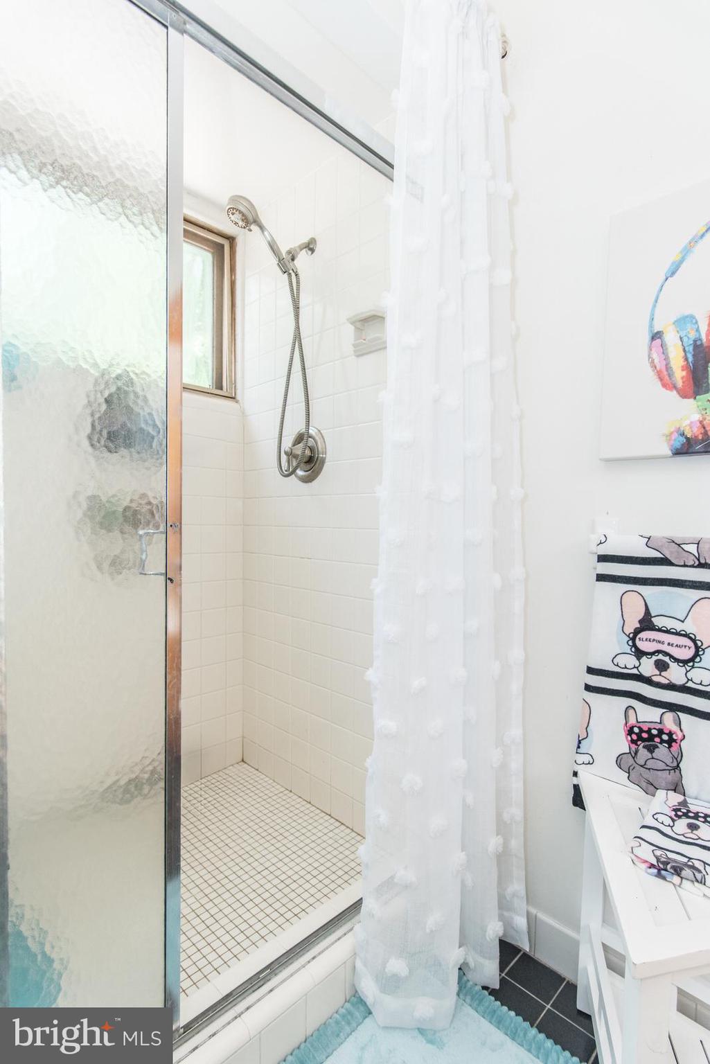 HUNTINGDON VALLEY - Residential