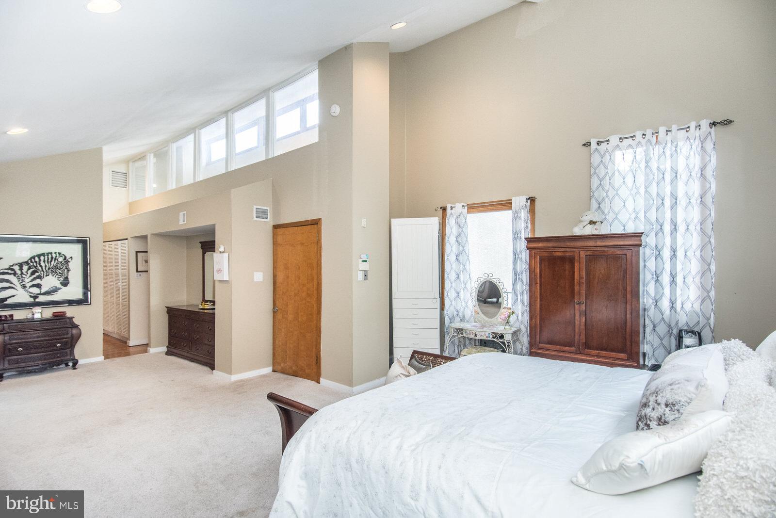 HUNTINGDON VALLEY - Residential