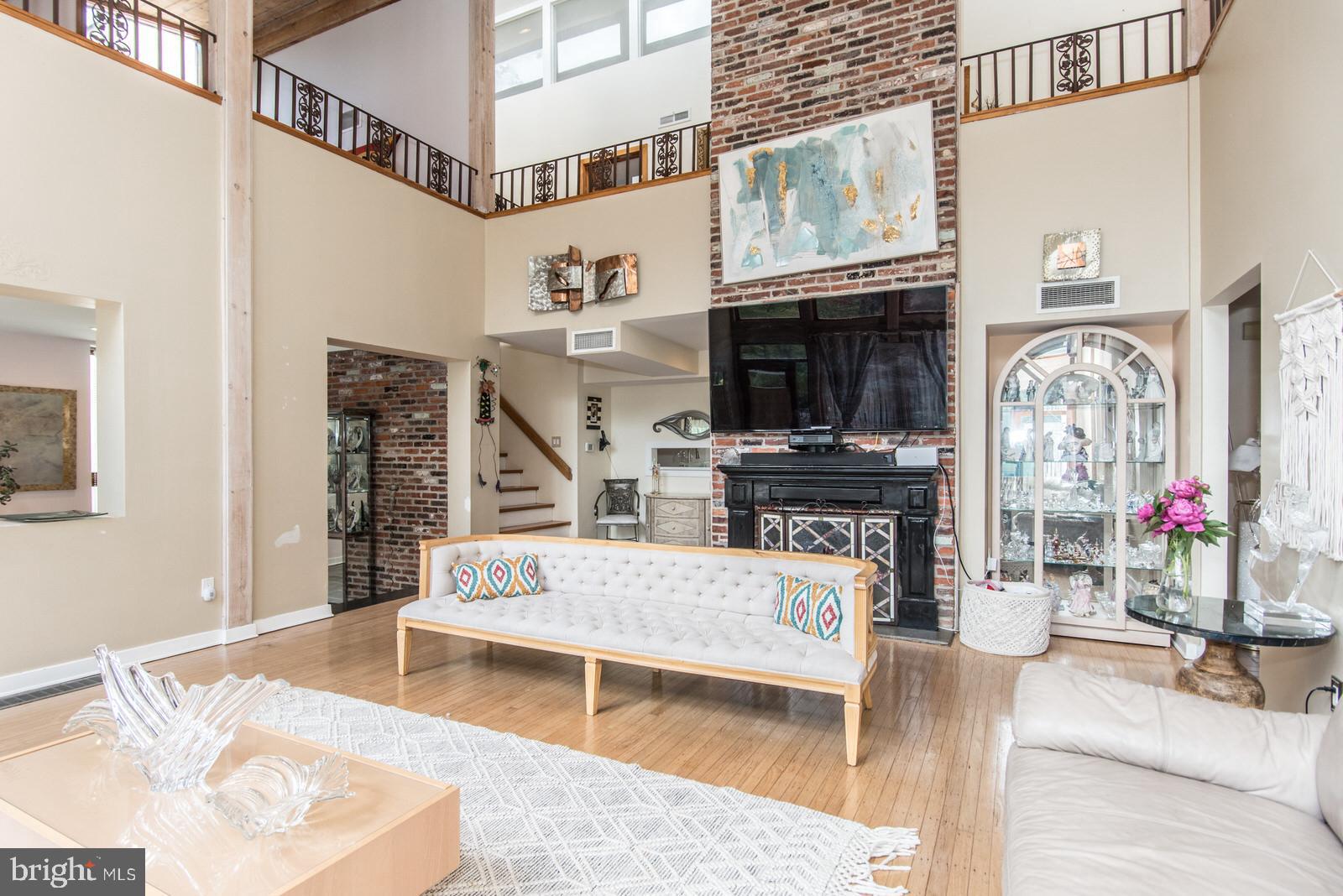 HUNTINGDON VALLEY - Residential