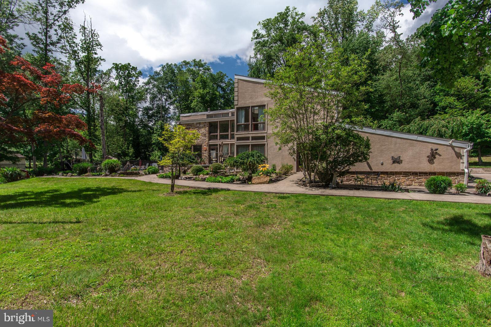 HUNTINGDON VALLEY - Residential