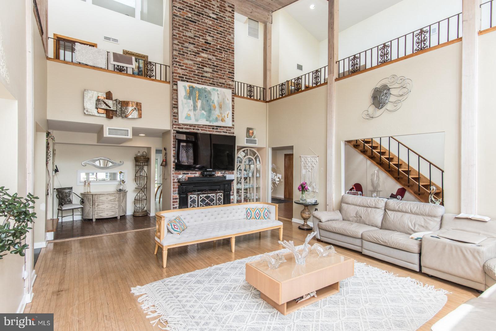 HUNTINGDON VALLEY - Residential