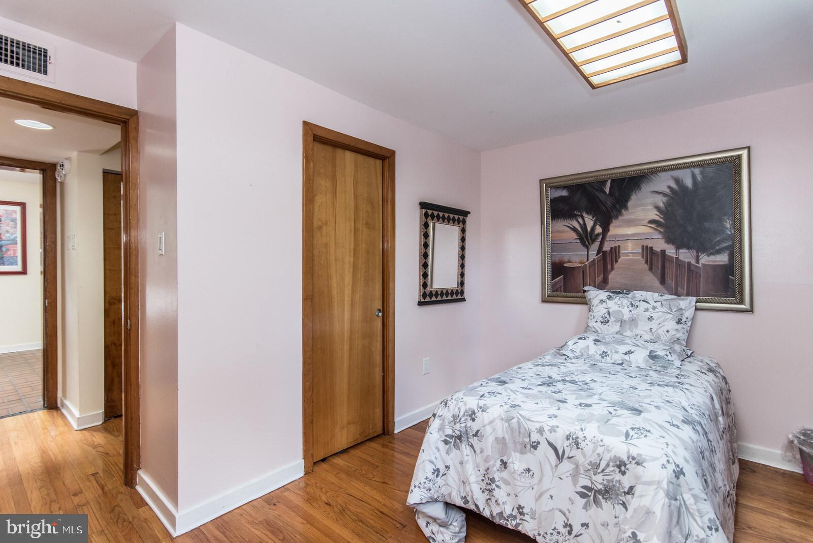 HUNTINGDON VALLEY - Residential