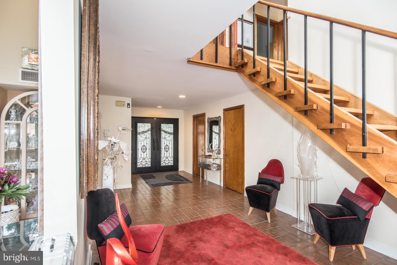 HUNTINGDON VALLEY - Residential