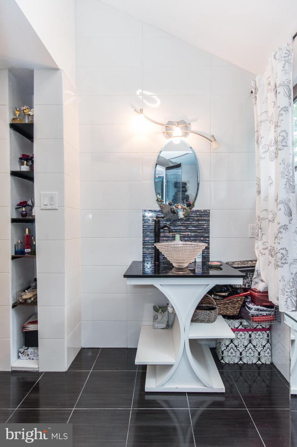 HUNTINGDON VALLEY - Residential