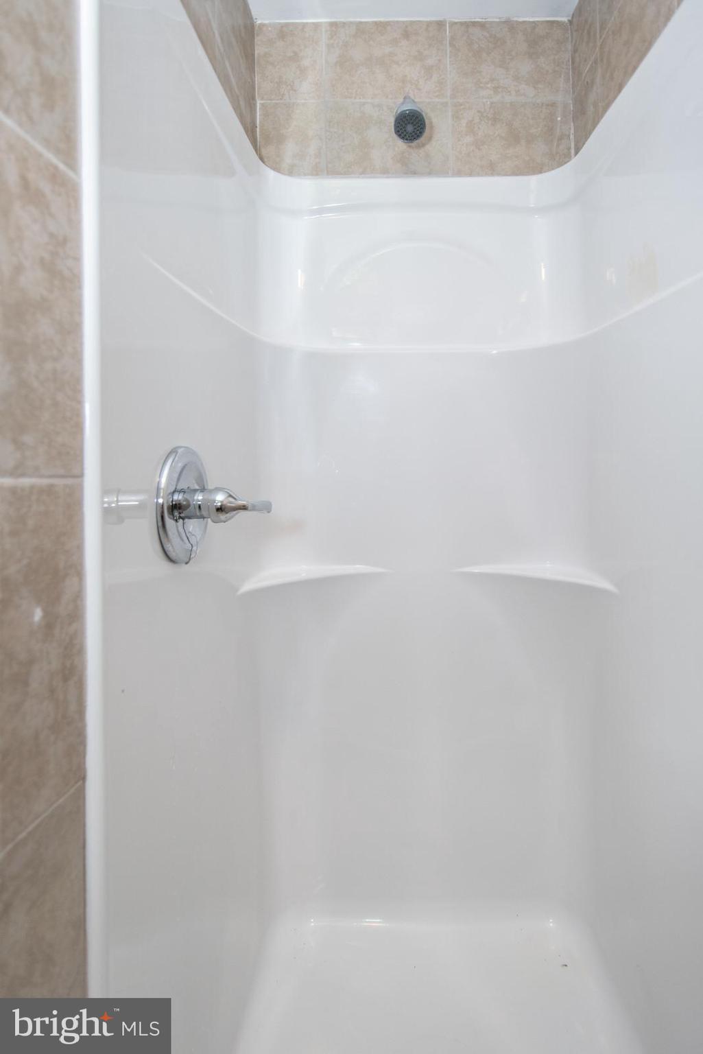 HUNTINGDON VALLEY - Residential