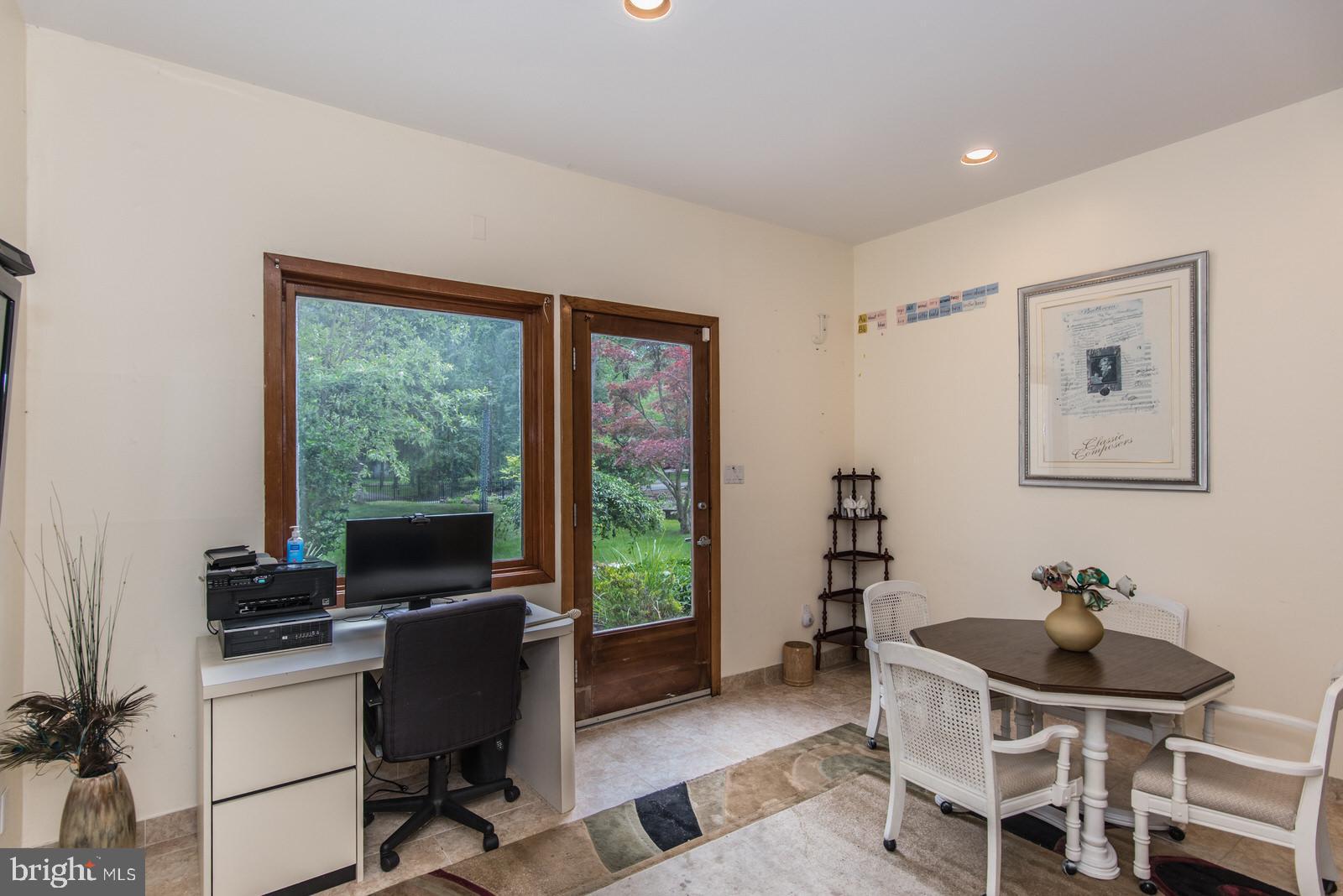 HUNTINGDON VALLEY - Residential