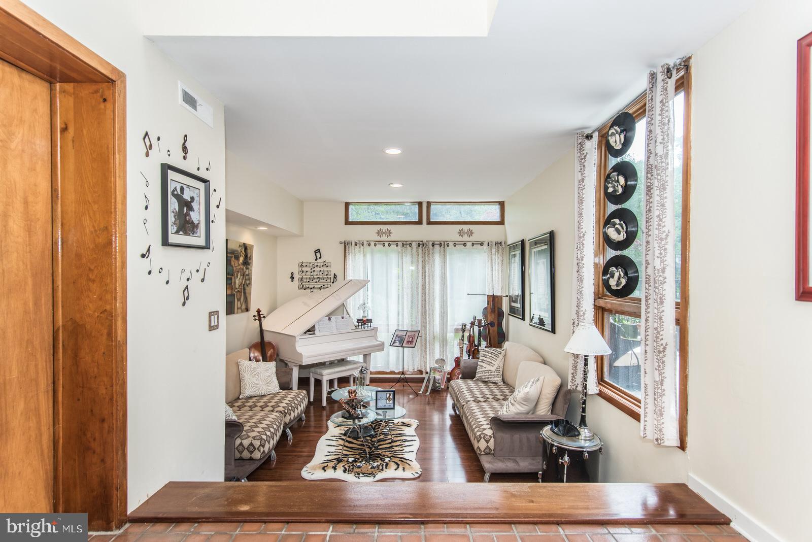 HUNTINGDON VALLEY - Residential