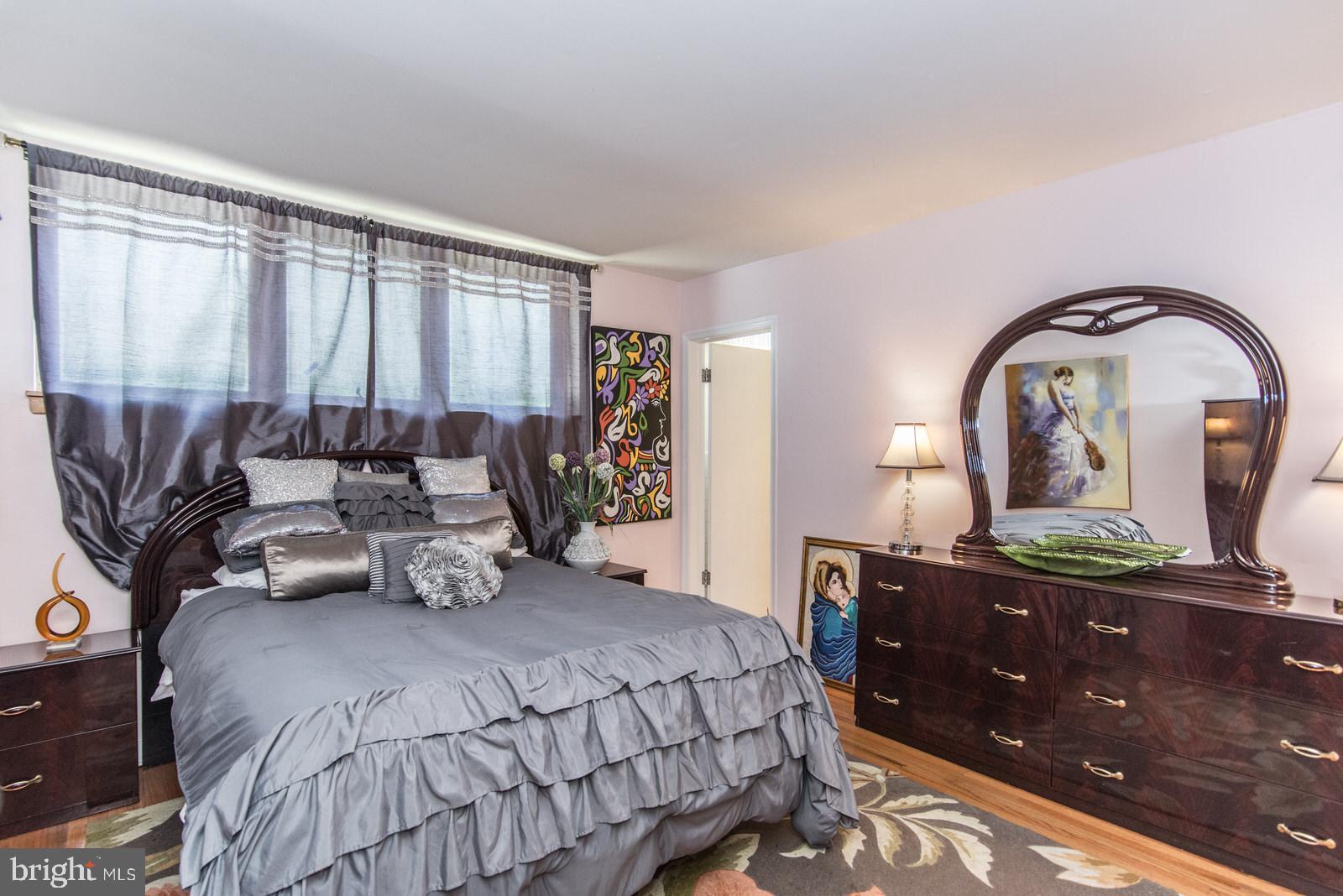 HUNTINGDON VALLEY - Residential