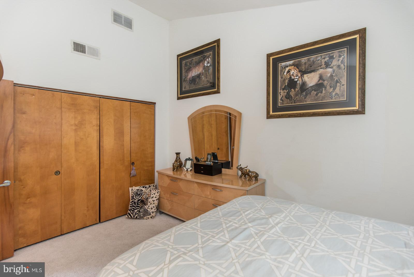 HUNTINGDON VALLEY - Residential