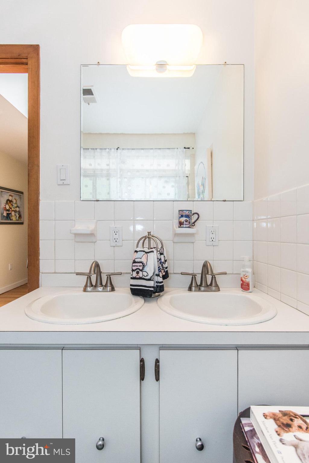 HUNTINGDON VALLEY - Residential