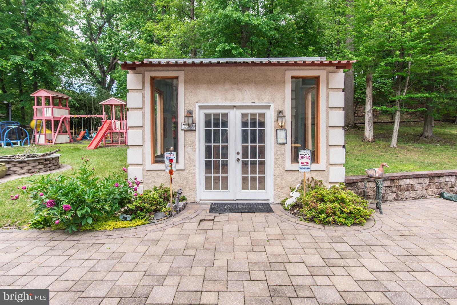 HUNTINGDON VALLEY - Residential