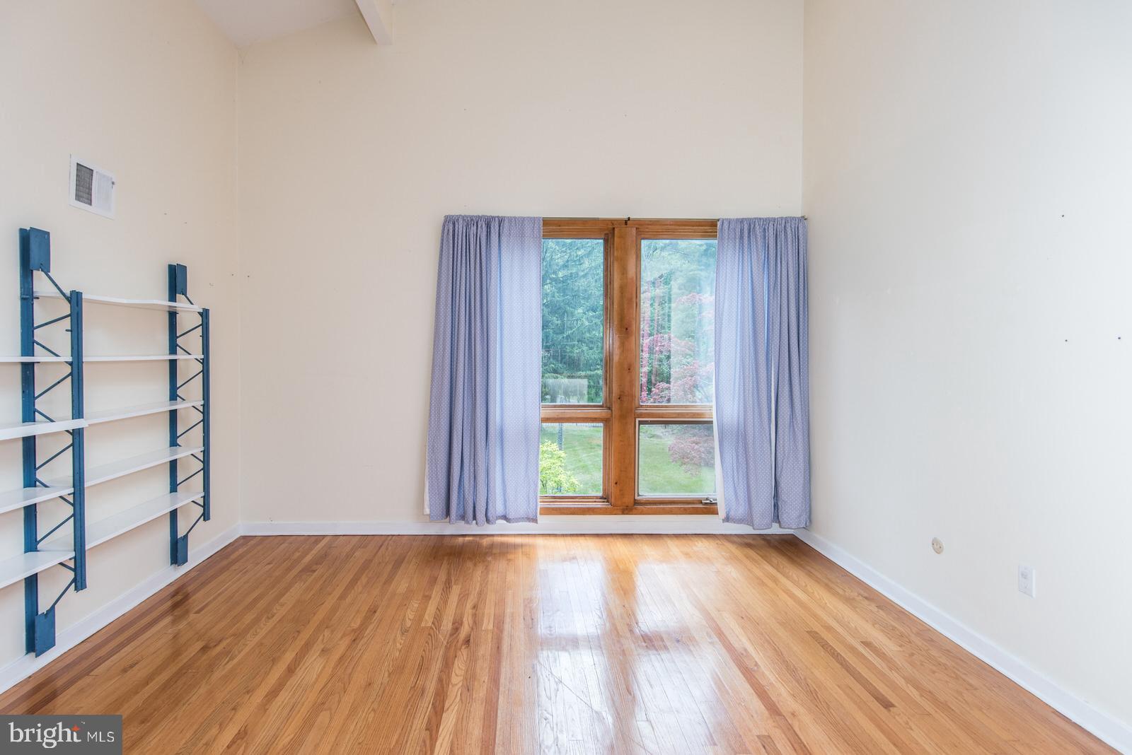 HUNTINGDON VALLEY - Residential