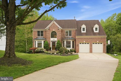 Photo of 11308 Coral Gables Drive, NORTH POTOMAC, MD 20878 (MLS # MDMC2230672)