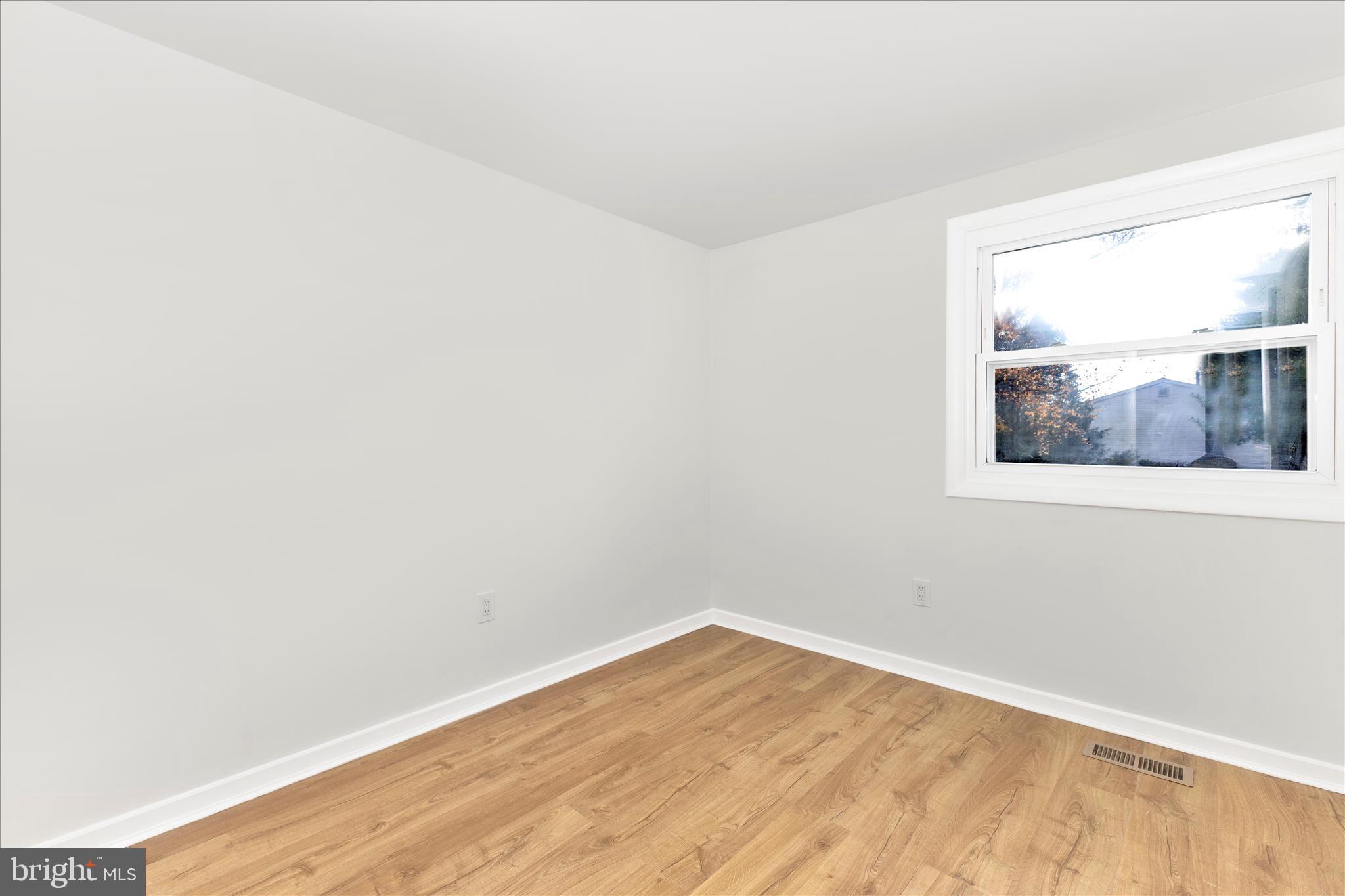 LONG REACH - Residential