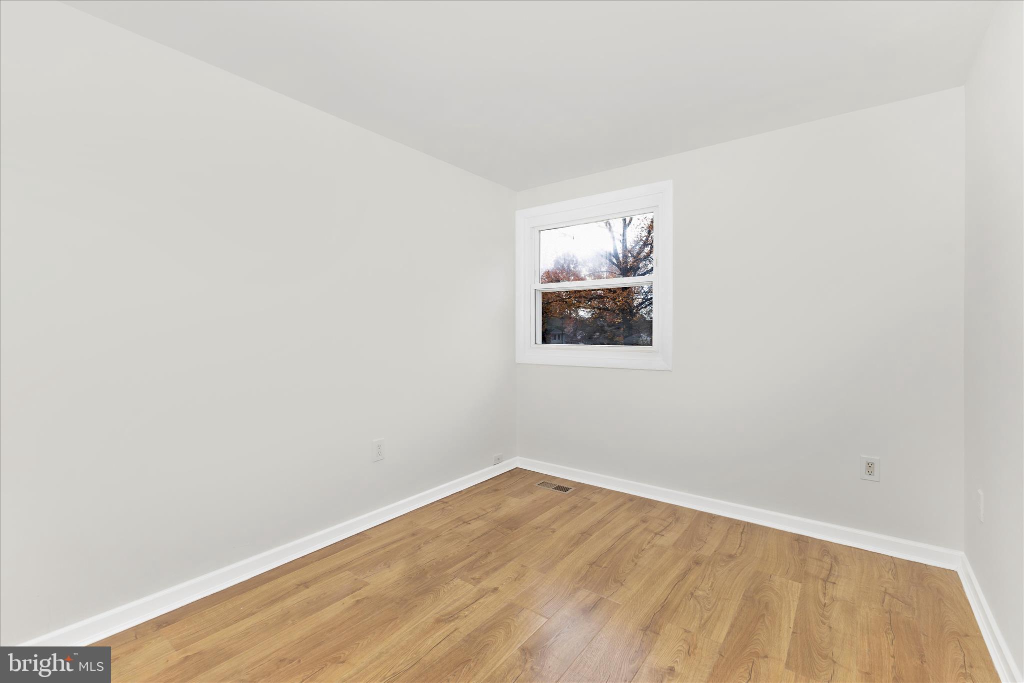 LONG REACH - Residential