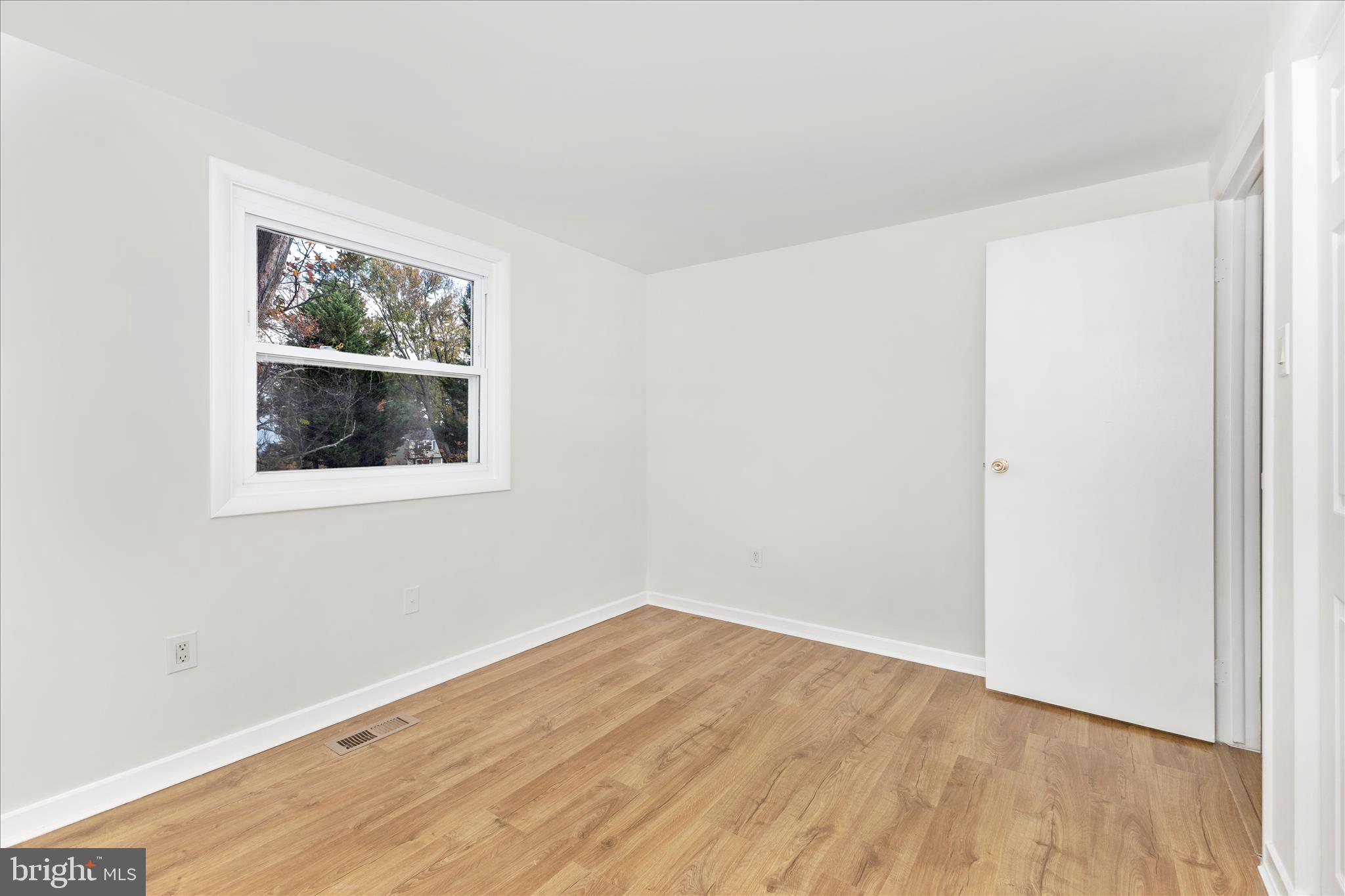 LONG REACH - Residential