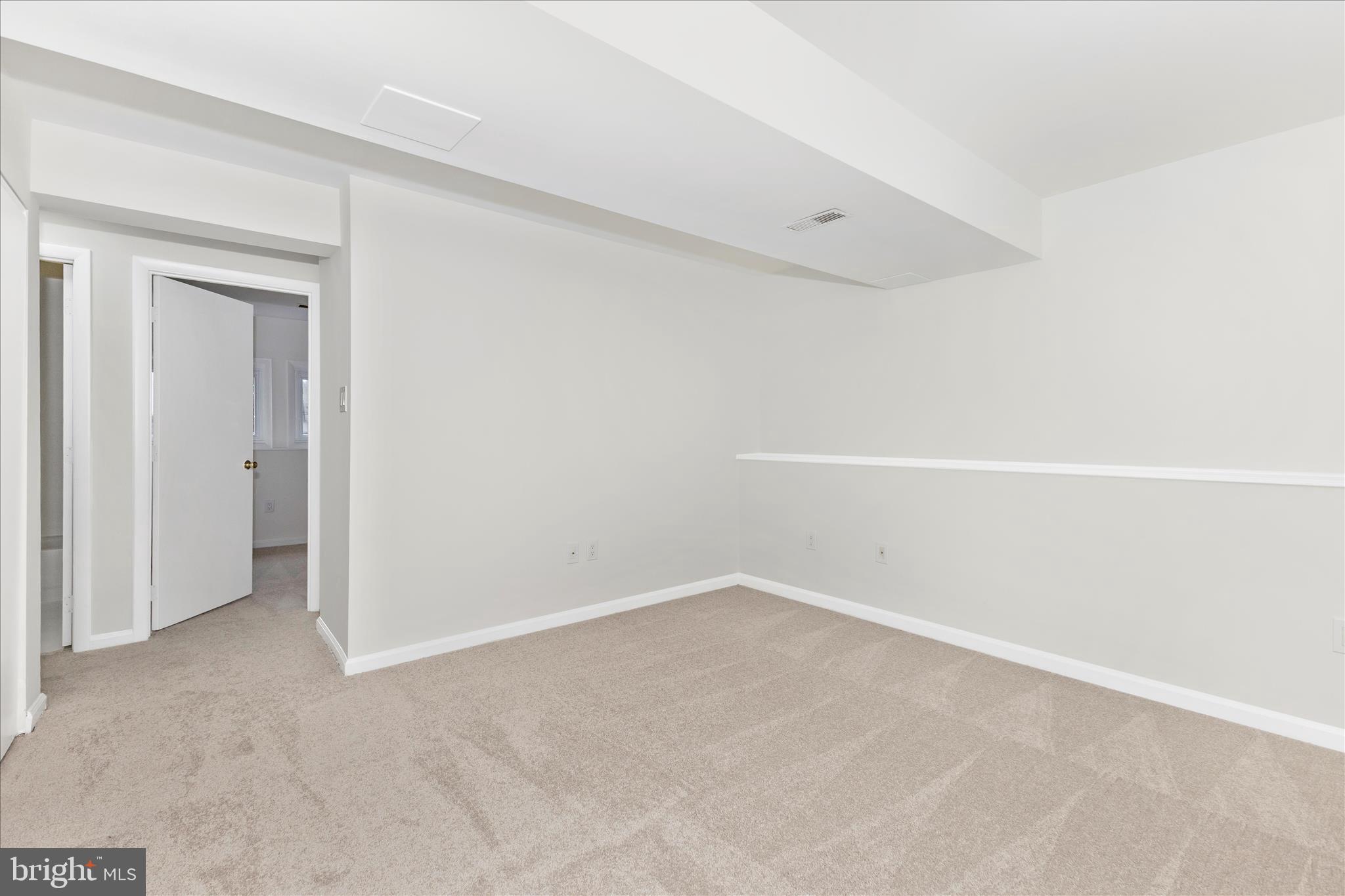 LONG REACH - Residential