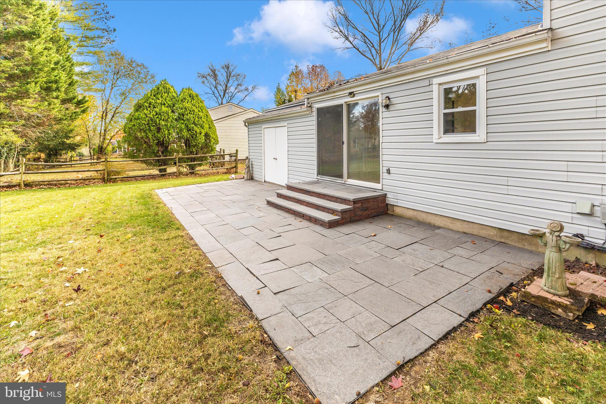 LONG REACH - Residential