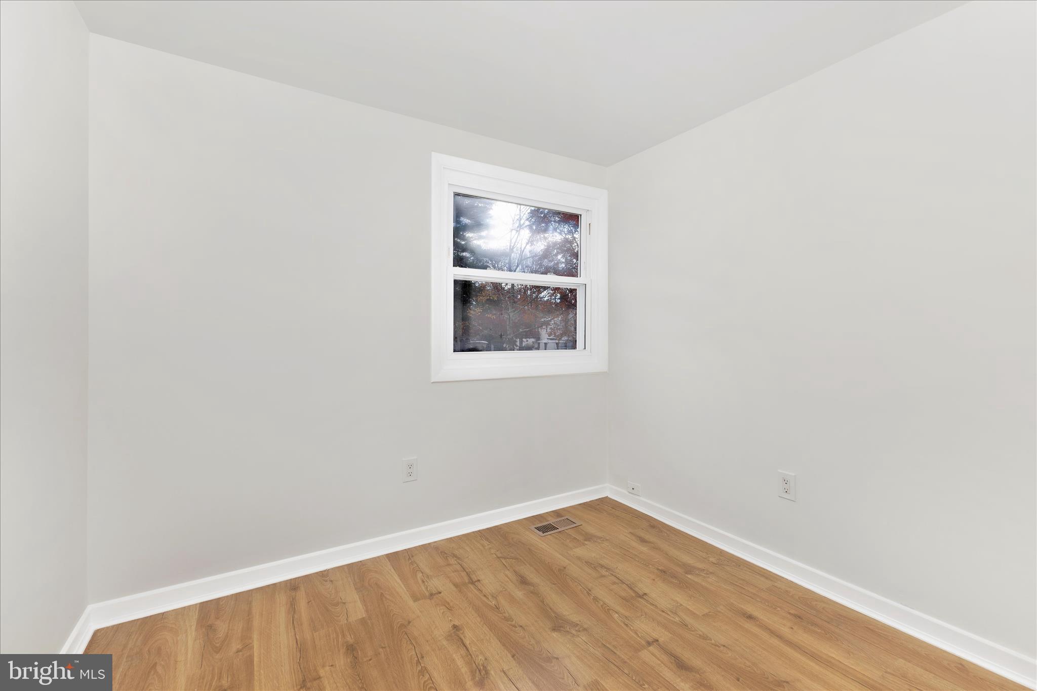 LONG REACH - Residential