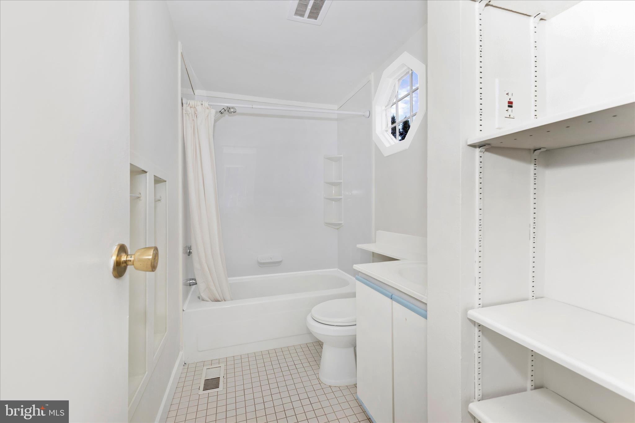 LONG REACH - Residential