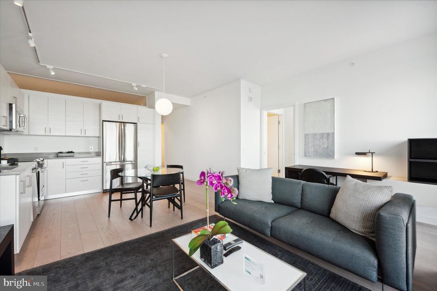 Contemporary Design, Unparalleled Amenities and Philadelphia's Most Spectacular Views. AKA University City offers fully furnished residences perfect for extended stays in Philadelphia. Housed in the sleek, spectacular Cira Centre, just across the Schuylkill River from the bustle of Center City, these design-driven accommodations anticipate your every need and adapt to suit your stay, whether you're busy with meetings or appointments throughout the day or trying to reach new levels of relaxation. Enjoy a refined alternative to luxury hotels and monthly apartment rentals, and experience a stay that will leave you feeling inspired. Enjoy exclusive access to Level28, the 28th-floor lounge, complete with a panoramic pool, fitness center, 3D golf simulator, outdoor terrace, business center, lounge, and more. You'll also have Walnut Street Cafe and a one-acre elevated urban park to explore, both part of the Cira Centre complex. For anything else, our very own TESLA house car is ready to escort you around town. The vertical neighborhood of Cira Centre features everything you could possibly need. Level28 offers most of it, including a glass-enclosed swimming pool, a state-of-the-art Technogym fitness center, and an elegant bar with curated cocktails. AKA's convenient services make sure that the only thing you need to worry about during your stay is making the most of it. You'll enjoy complimentary Wi-Fi, housekeeping, laundry service, business facilities, and more. And if there's anything we forgot, our Resident Services Team is available 24/7 to take care of you. Designed by Pelli Clarke Pelli Architects, with interiors and amenities from Lissoni Associati, AKA University City exudes timeless elegance and sophistication. From the tranquil common spaces to your private residence, you'll find furnishings, materials, and textiles hand-selected from the world's finest artisans and studios. The result is a bespoke and inspiring residential oasis. The stunning furnished residences at AKA University City are perfect for extended stays in Philadelphia. Whether you're in town for business, visiting friends or family, renovating your home, relocating to the city, or anything in between, our sophisticated accommodations provide a refined and spacious alternative to luxury hotels and monthly apartment rentals. Settle into a cozy studio, enjoy the versatility and comfort of a one- or two-bedroom suite, or treat yourself to an unparalleled residential experience in an exquisite penthouse. Relax, host, or stay productive amid airy, modern interiors and enjoy a range of welcome home comforts, such as a convenient work space, gourmet kitchen, and in-suite laundry. Amenities include: Custom furniture, Abundance of natural light, Wide-plank Italian white oak flooring, Spacious living and dining areas ideal for entertaining, Open kitchens with custom Italian cabinetry and stainless steel appliances, Spa-like baths featuring Grohe fixtures, ample cabinet space, and spacious glass-enclosed showers with tiled walls, Assortment of luxurious bath amenities, Serene bedrooms with king-size beds and plush bedding, Complimentary high-speed Internet and Wi-Fi , In-suite Bosch washer and dryer, Meticulous housekeeping. Studios, 1 and 2 beds available. ** Photos are of model units ** Pricing and Availability subject to change on daily basis ** Short-term options available **