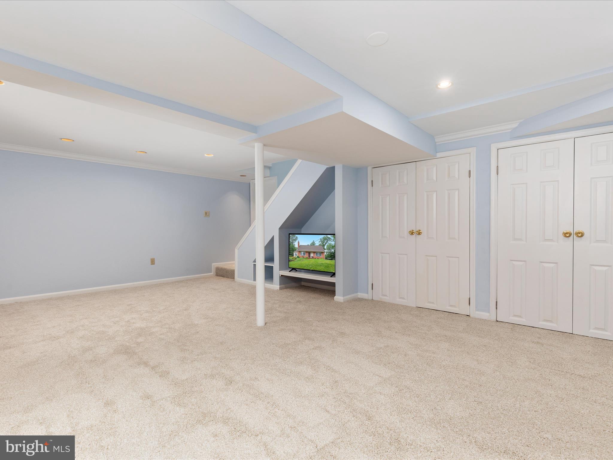 WEST SPRINGFIELD VILLAGE - Residential