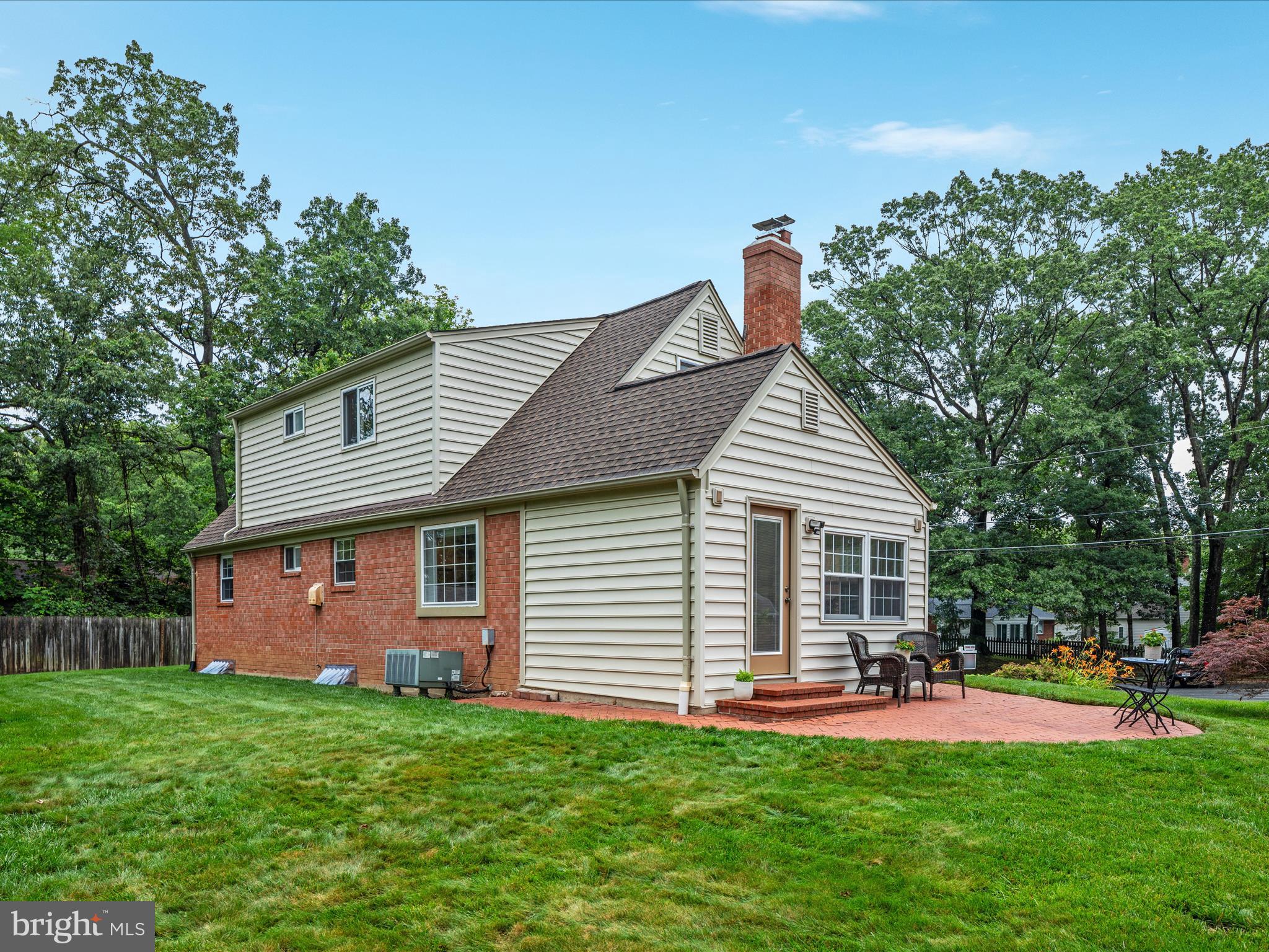 6812 CABOT COURT
