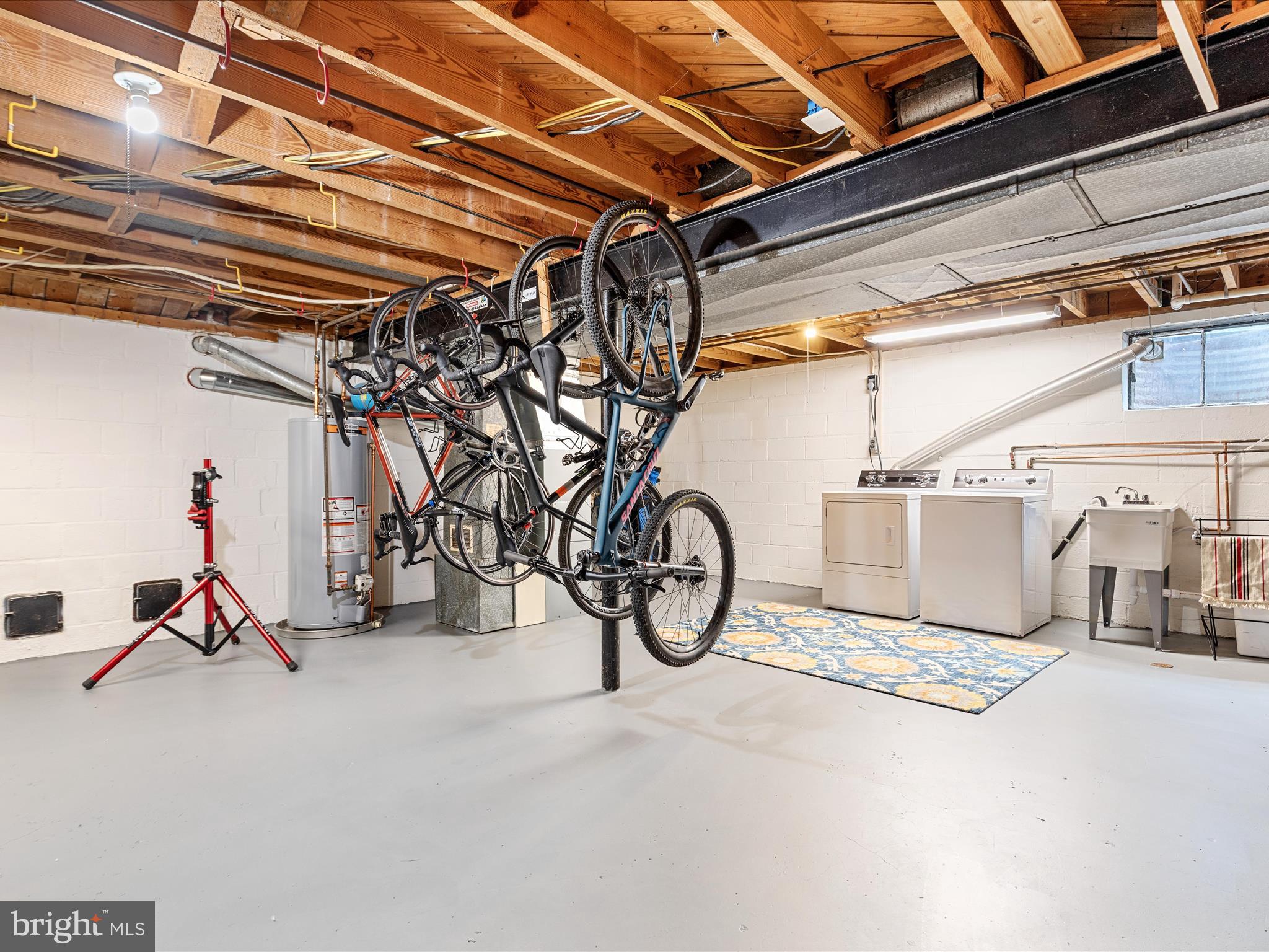 WEST SPRINGFIELD VILLAGE - Residential